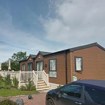 Willow Tree Luxury Lodge With Private Hot-Tub And Garden Only 6 Miles To York Wilberfoss Exterior photo