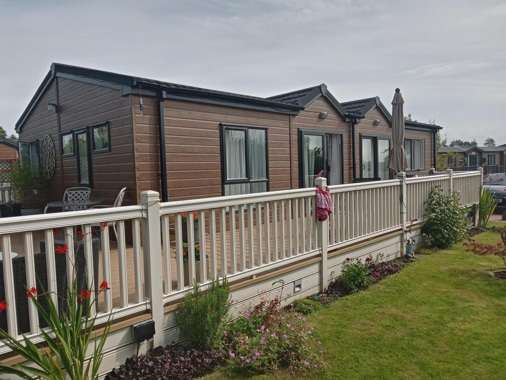 Willow Tree Luxury With Private Hot-tub And Garden Only 6 Miles To York *