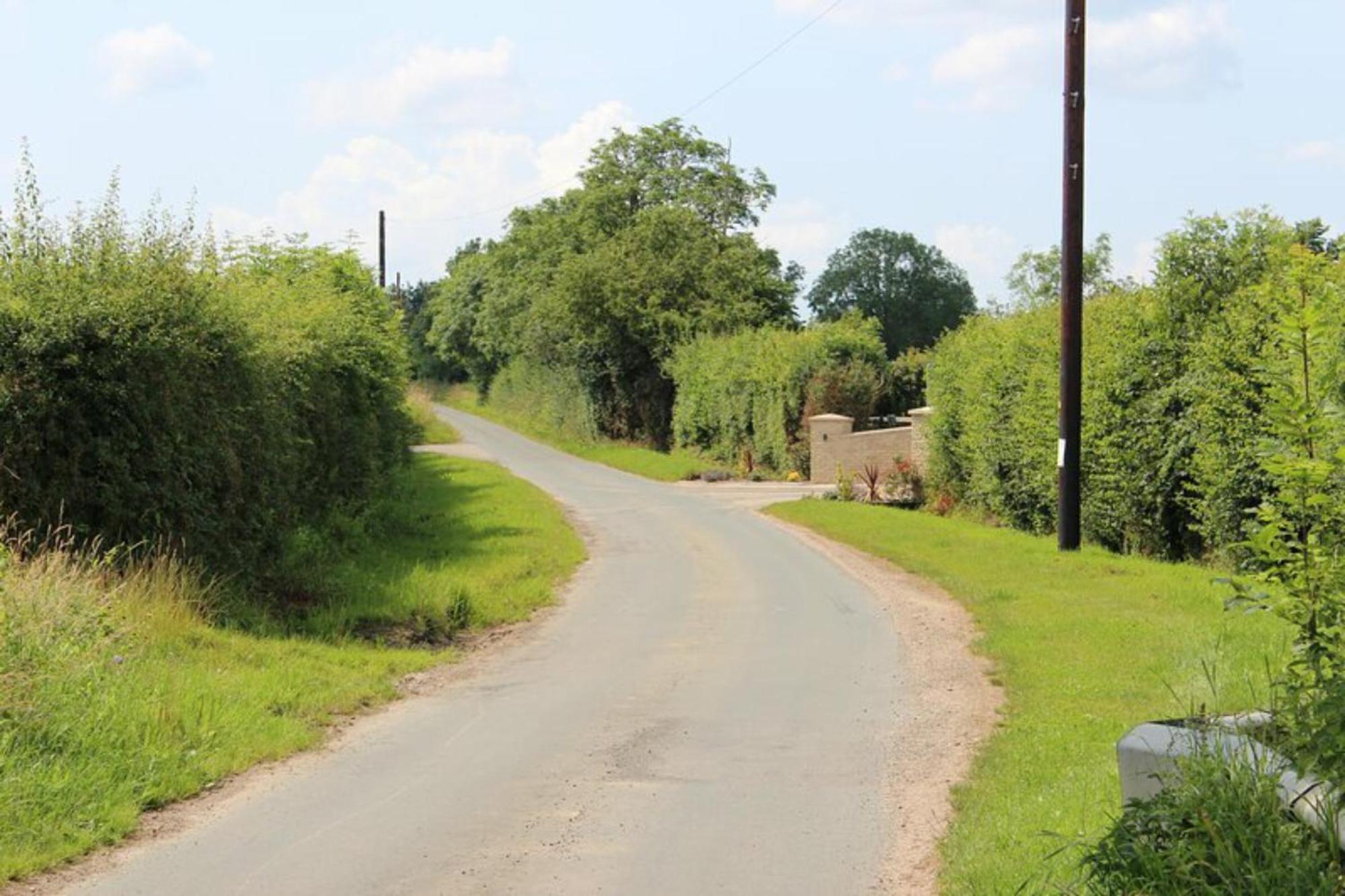 Willow Tree Luxury With Private Hot-tub And Garden Only 6 Miles To York Wilberfoss