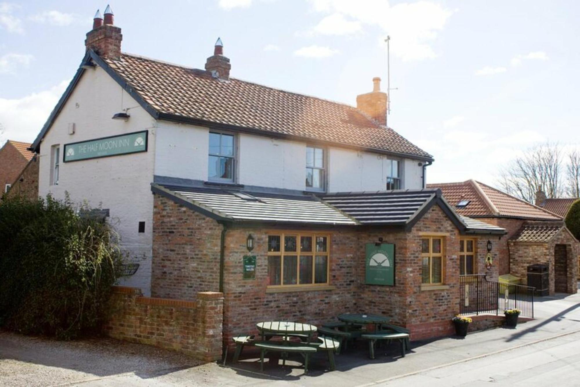 Willow Tree Luxury With Private Hot-tub And Garden Only 6 Miles To York Holiday home Wilberfoss